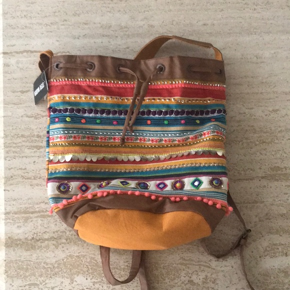 Steve Madden Handbags - HOST PICK 💕NWT Steve Madden Drawstring Bag - trendy! vintage!